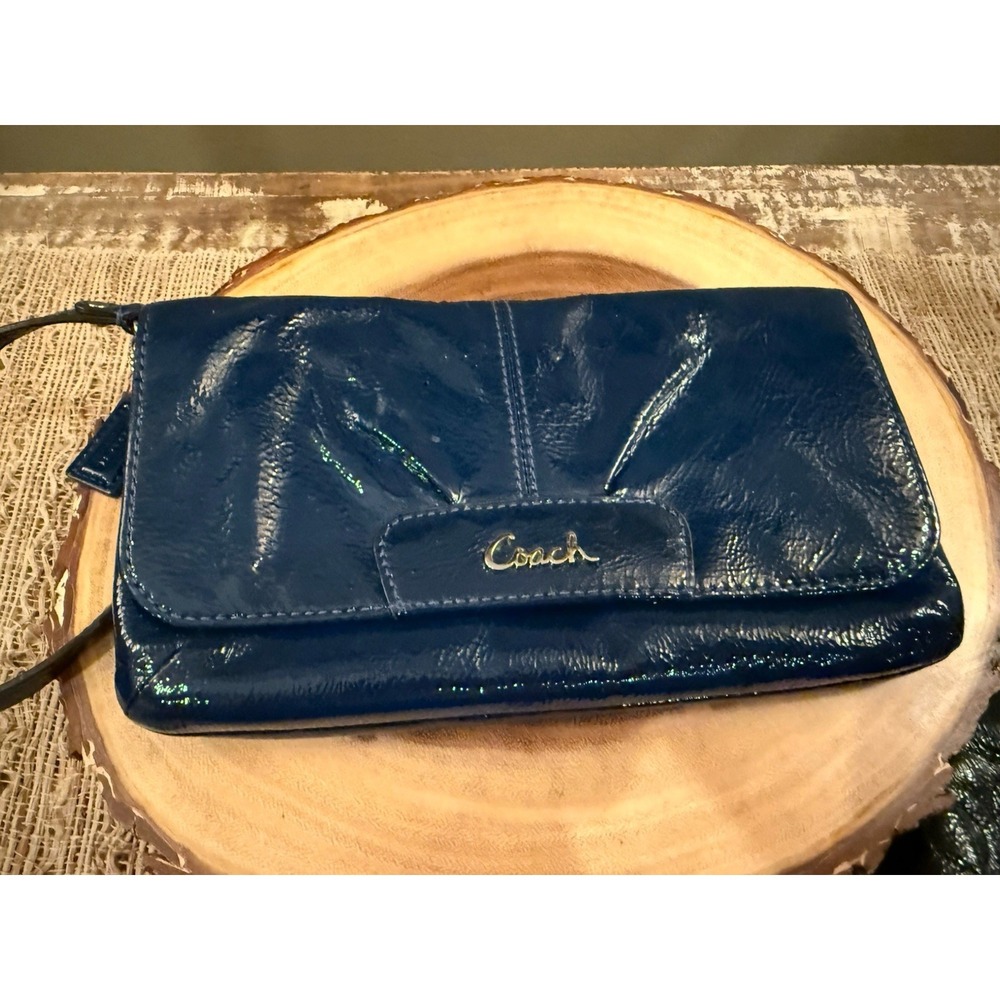 Coach Ashley Pleated Flat Large Patent Leather Blue/Navy Wrislet